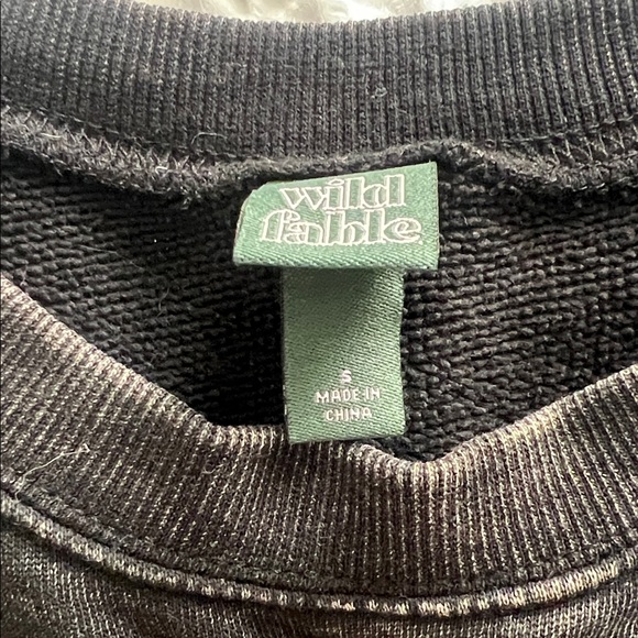 Wild Fable Charcoal Crewneck - Picture 2 of 2